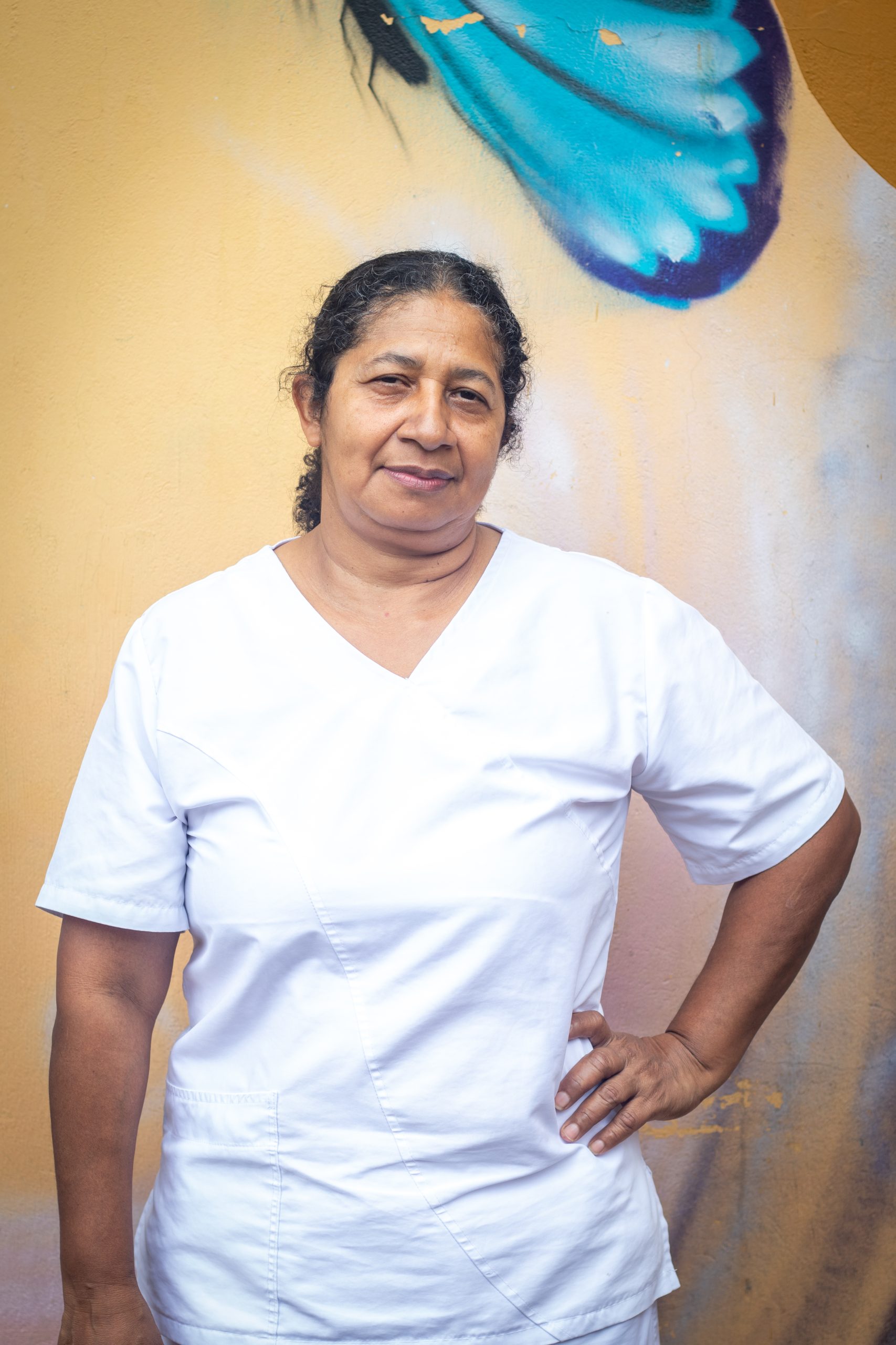 Mireya Triana Manipuladora de alimentos Internado Corporación sirviendo con amor